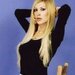 Transsexuala siliconata fierbinte blonda